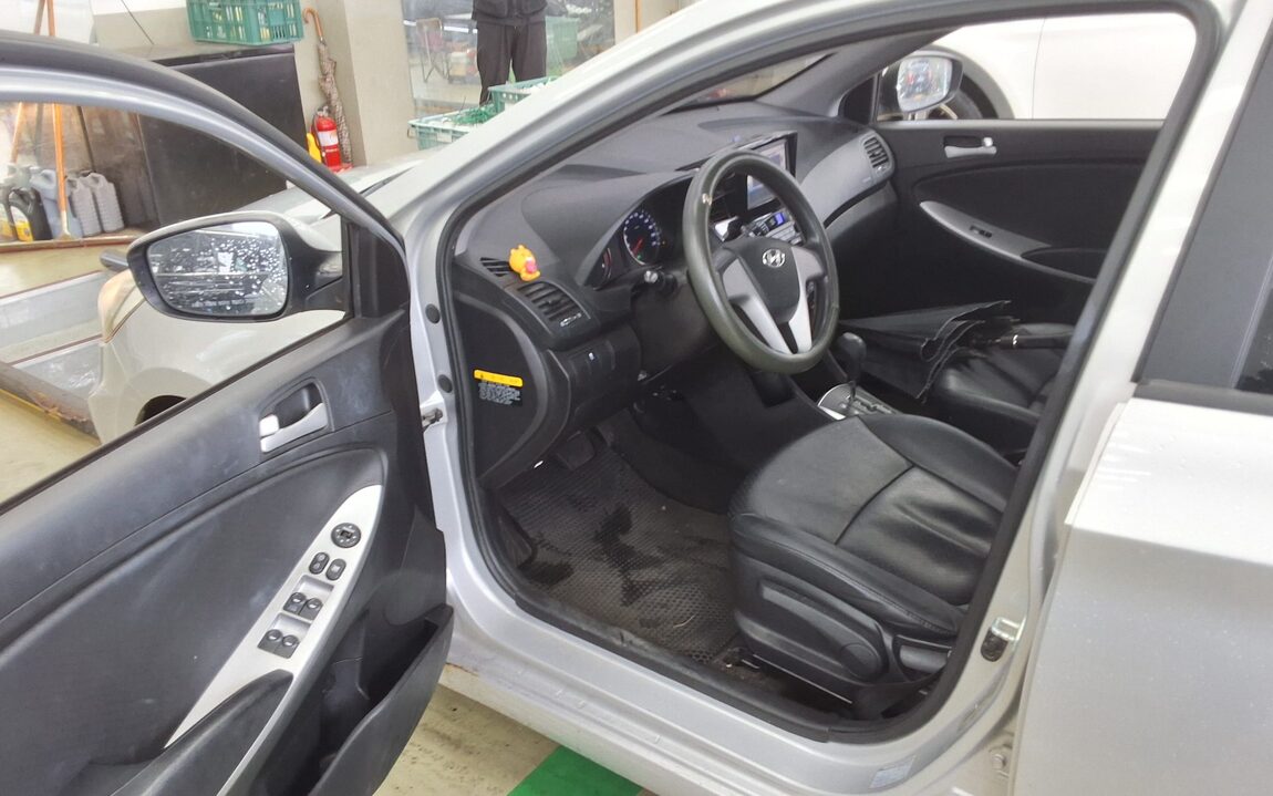 HYUNDAI NEW ACCENT 1.6 VGT SMART 2014 - zdjęcie 10