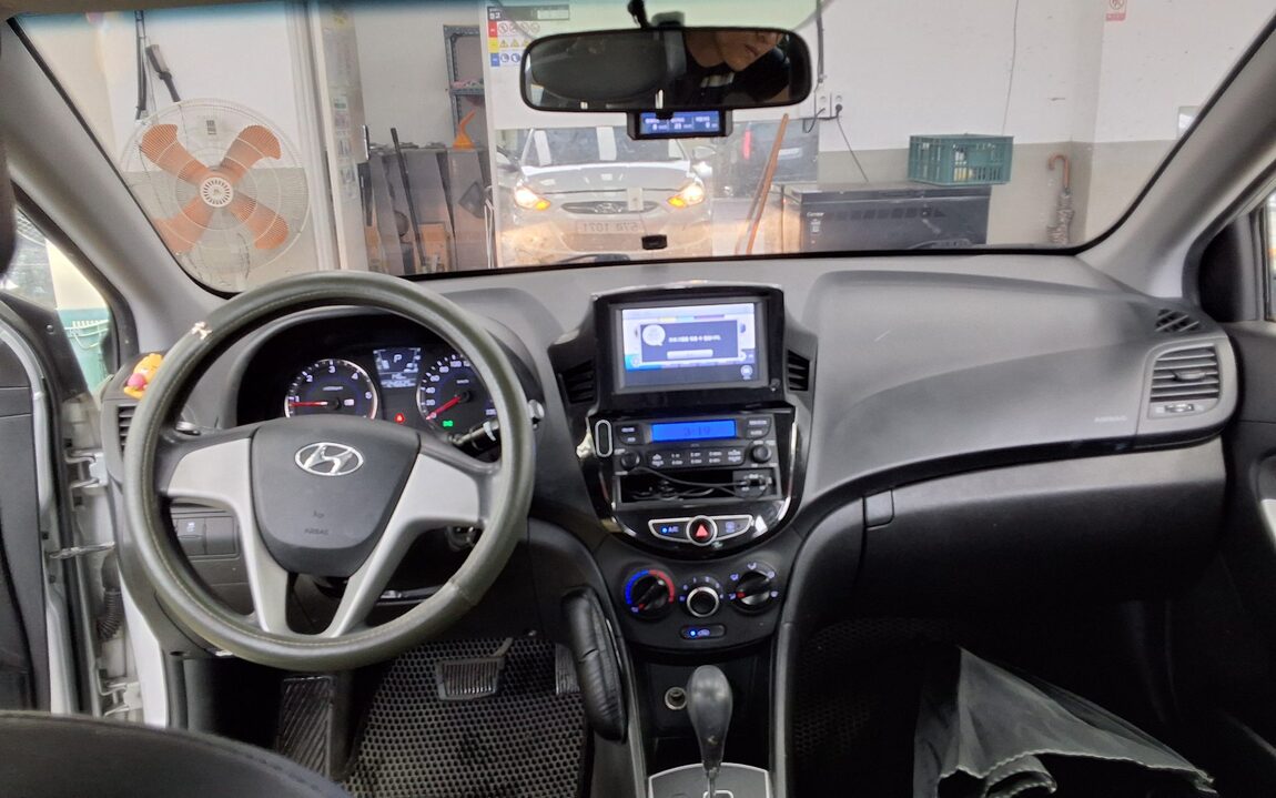 HYUNDAI NEW ACCENT 1.6 VGT SMART 2014 - zdjęcie 11