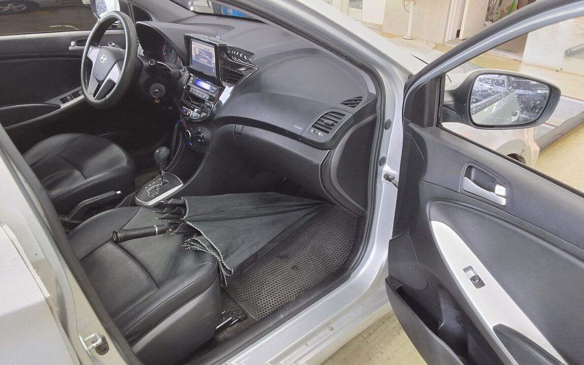 HYUNDAI NEW ACCENT 1.6 VGT SMART 2014 - zdjęcie 14