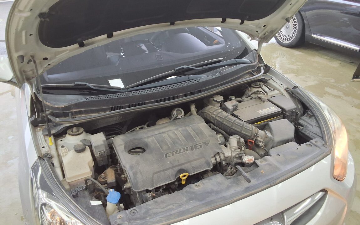 HYUNDAI NEW ACCENT 1.6 VGT SMART 2014 - zdjęcie 21