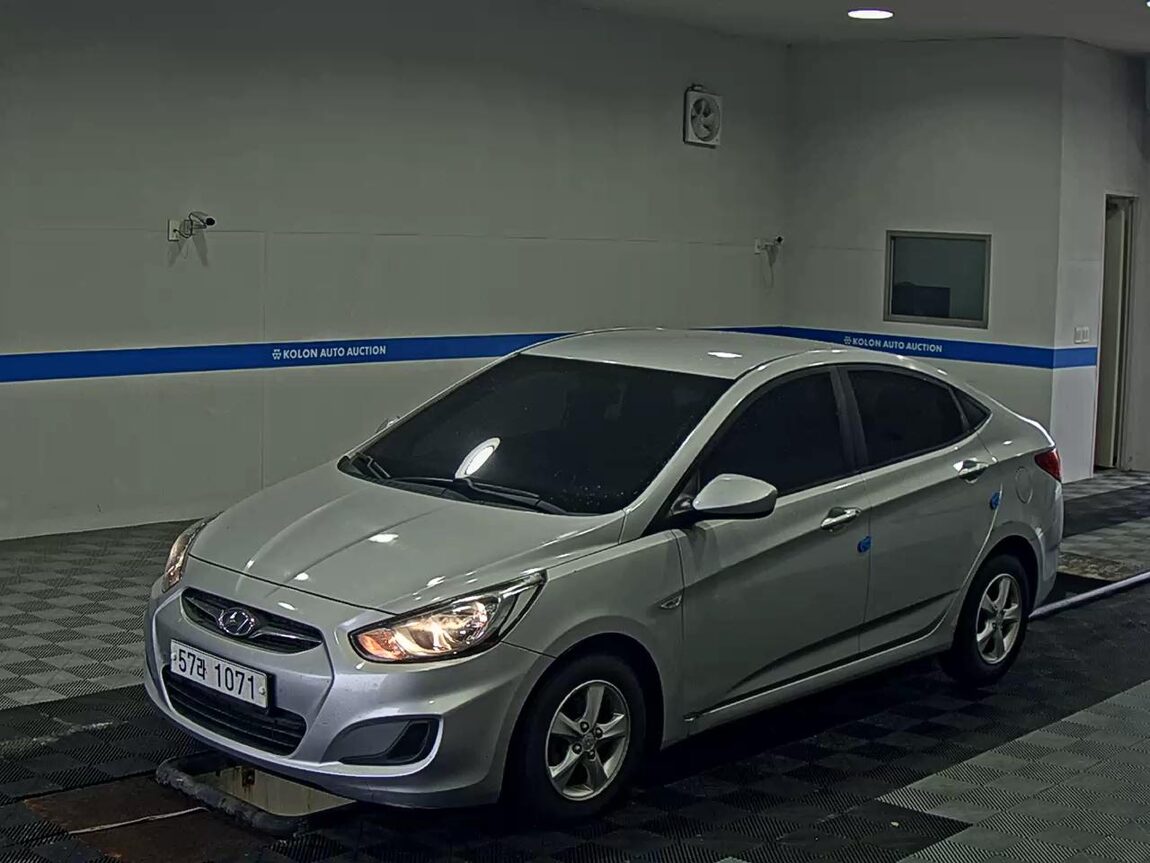 HYUNDAI NEW ACCENT 1.6 VGT SMART 2014 - zdjęcie 2