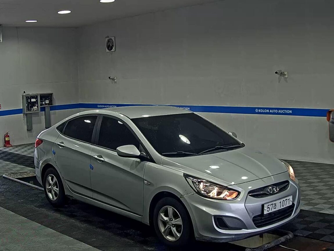 HYUNDAI NEW ACCENT 1.6 VGT SMART 2014 - zdjęcie 3