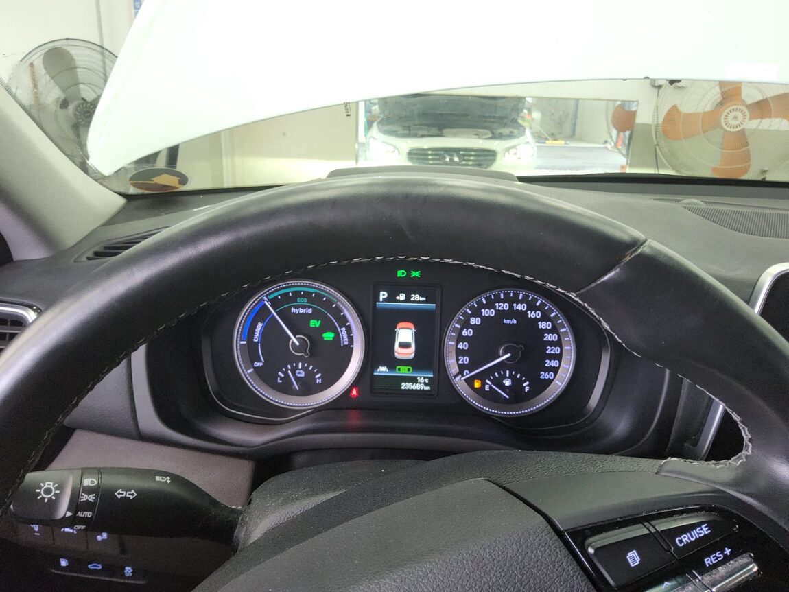 HYUNDAI GRANDEUR IG HYBRID 2.4 HEV EXCLUSIVE SPECIAL 2018 - zdjęcie 9