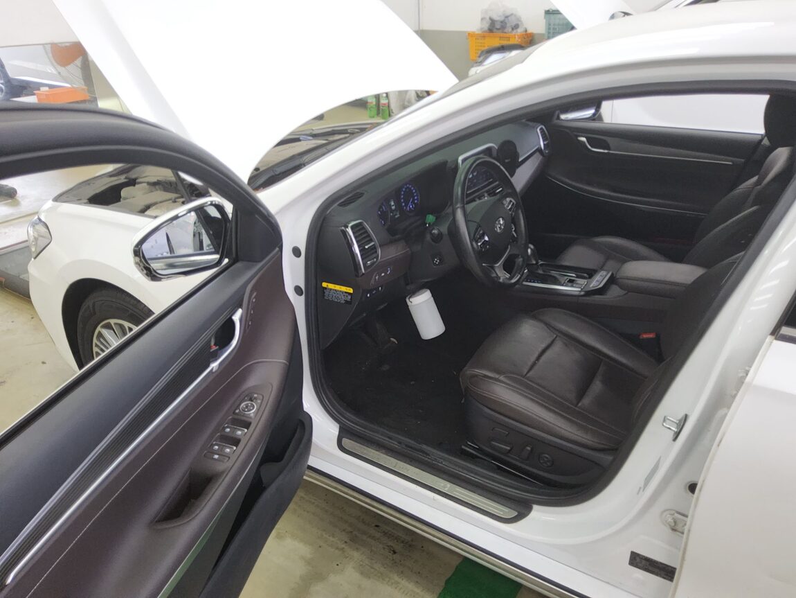 HYUNDAI GRANDEUR IG HYBRID 2.4 HEV EXCLUSIVE SPECIAL 2018 - zdjęcie 10