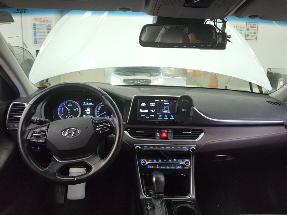 HYUNDAI GRANDEUR IG HYBRID 2.4 HEV EXCLUSIVE SPECIAL 2018 - zdjęcie 11