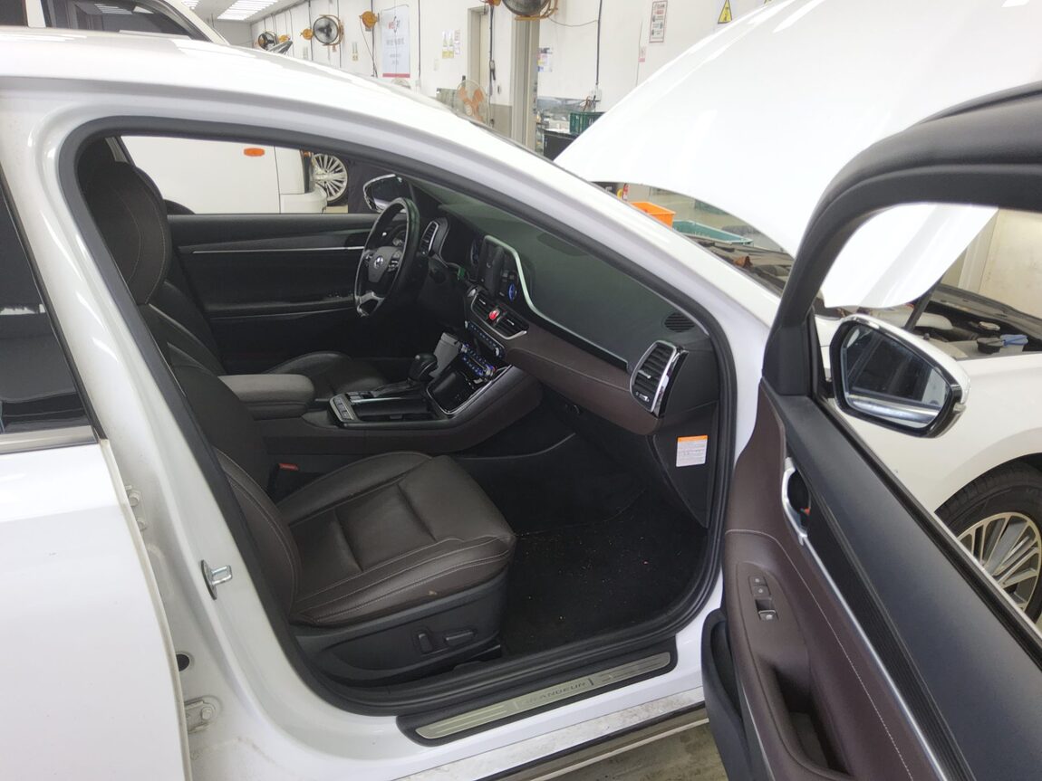 HYUNDAI GRANDEUR IG HYBRID 2.4 HEV EXCLUSIVE SPECIAL 2018 - zdjęcie 14
