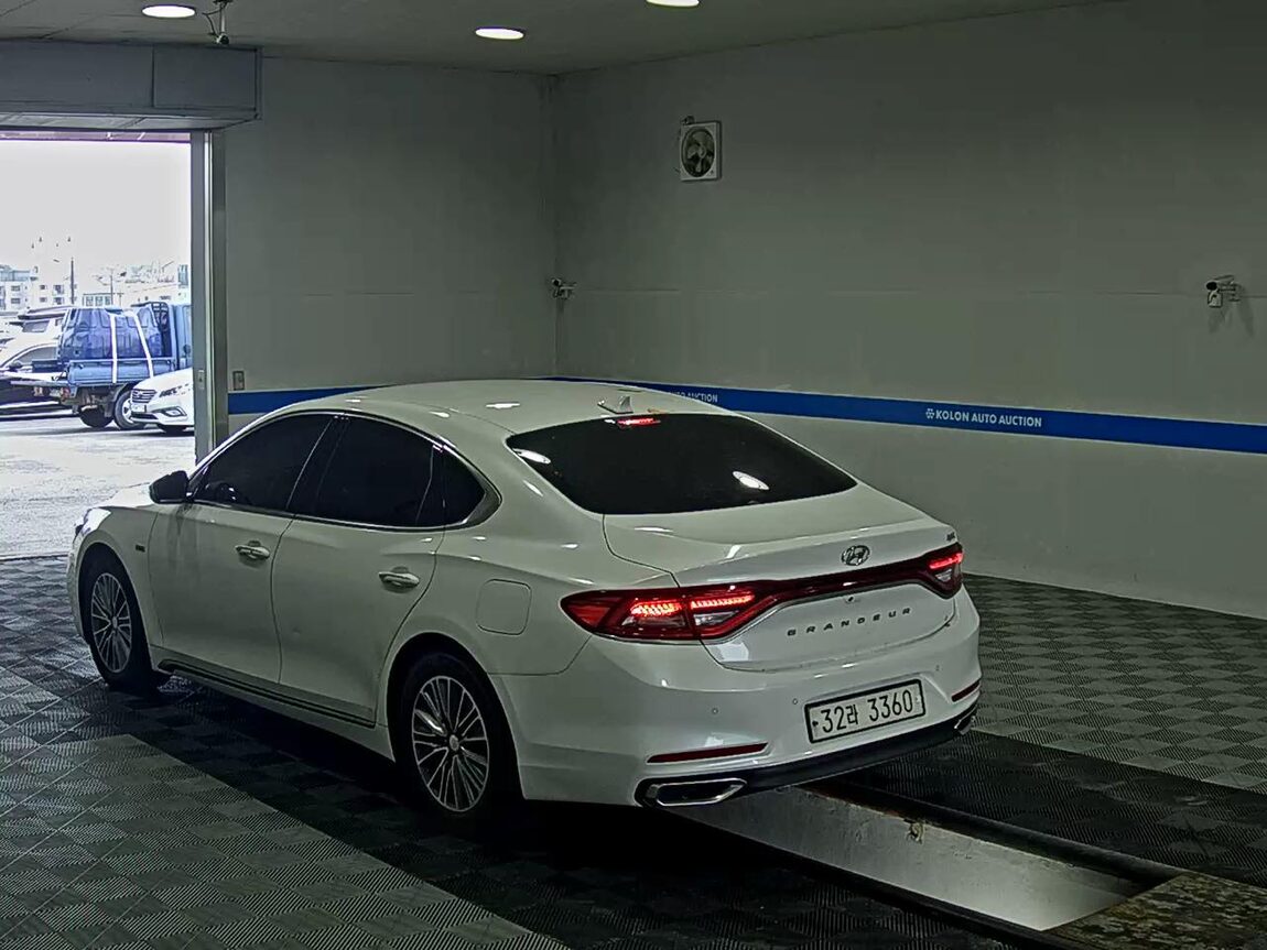 HYUNDAI GRANDEUR IG HYBRID 2.4 HEV EXCLUSIVE SPECIAL 2018 - zdjęcie 6
