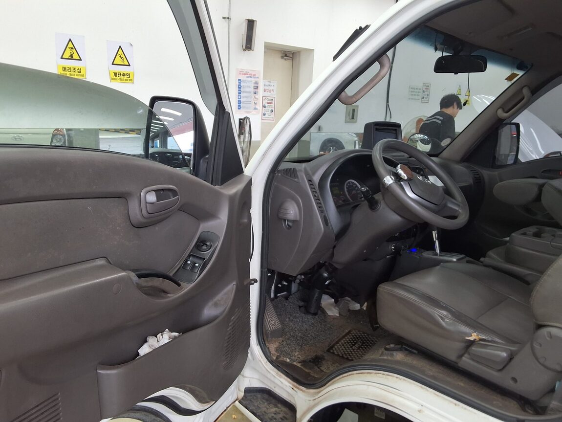 HYUNDAI PORTER II FREEZER BOX TRUCK SUPER CAB 2016 - zdjęcie 10
