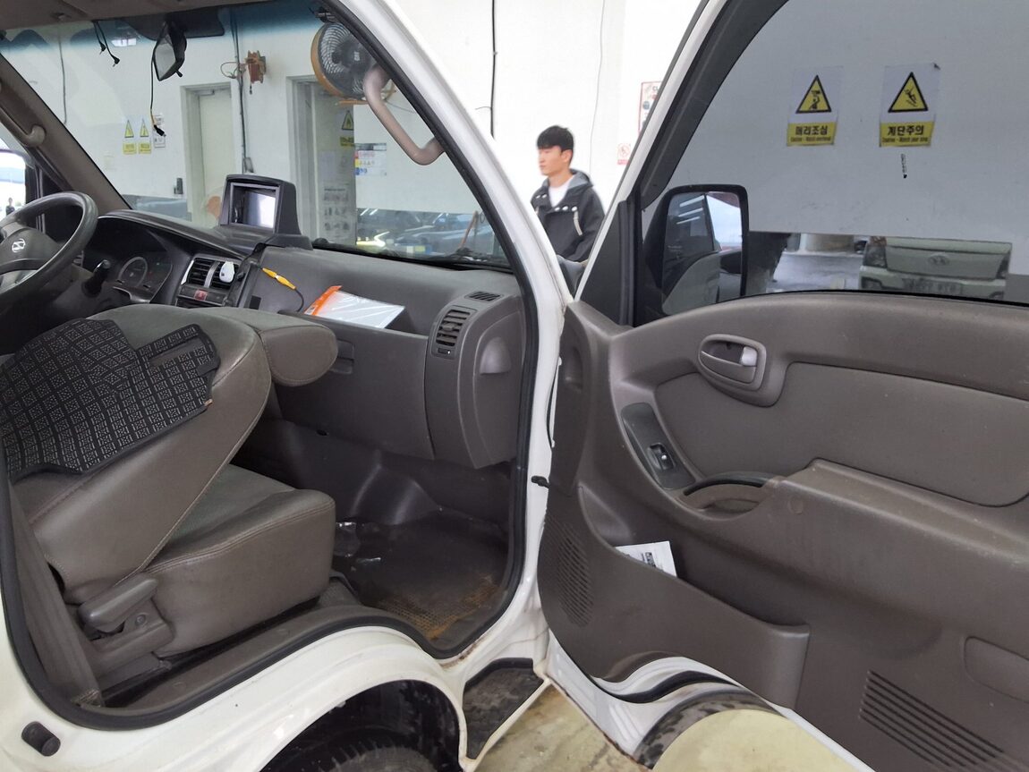 HYUNDAI PORTER II FREEZER BOX TRUCK SUPER CAB 2016 - zdjęcie 11