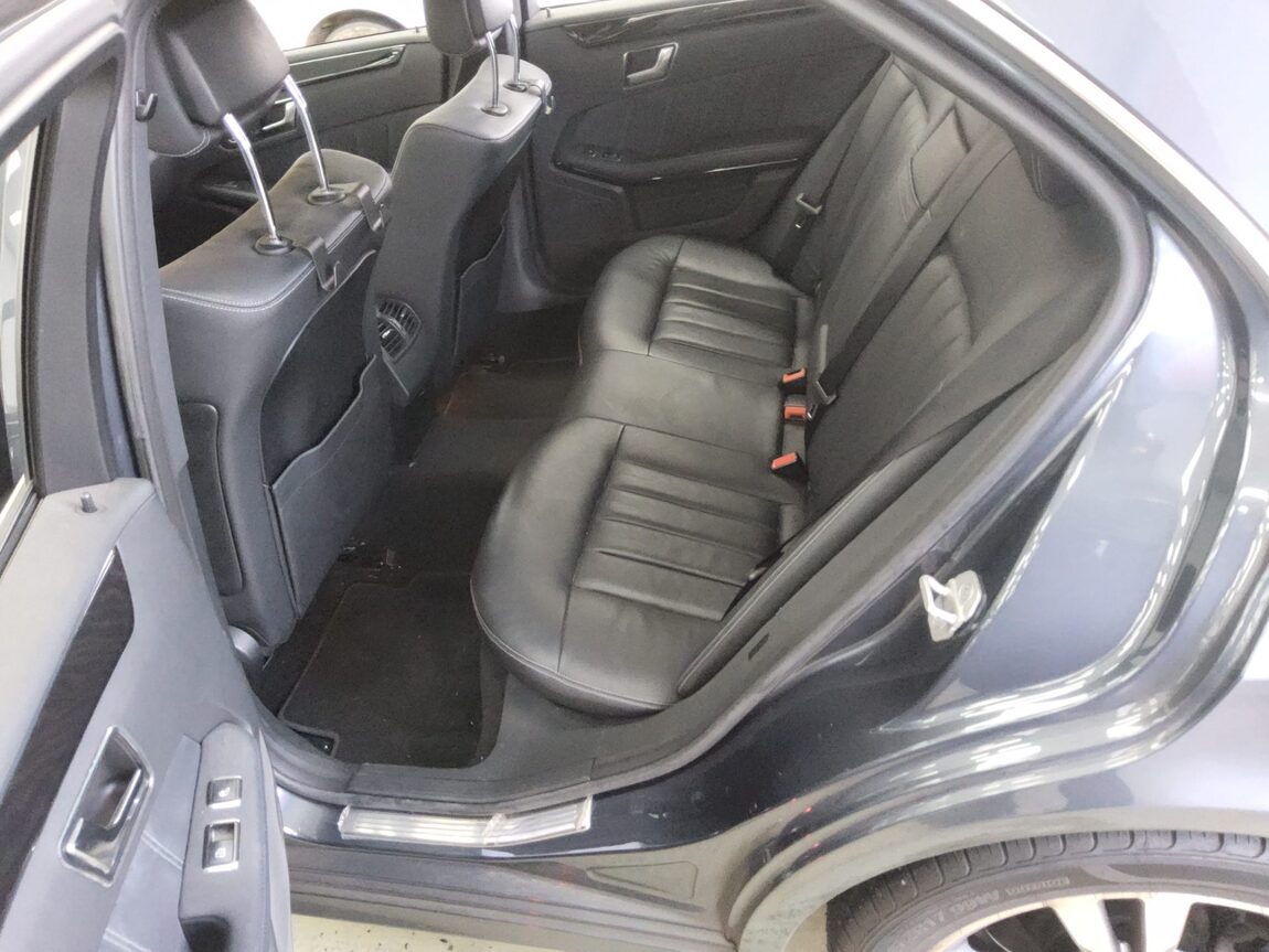 MERCEDES-BENZ E-CLASS (4TH GEN) E220 CDI BLUETEC AVANTGARDE 2016 - zdjęcie 12