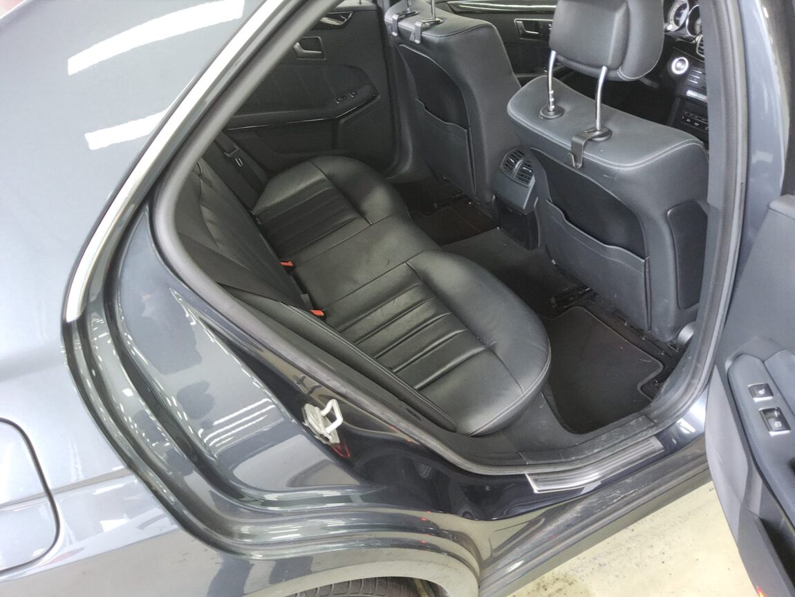 MERCEDES-BENZ E-CLASS (4TH GEN) E220 CDI BLUETEC AVANTGARDE 2016 - zdjęcie 13