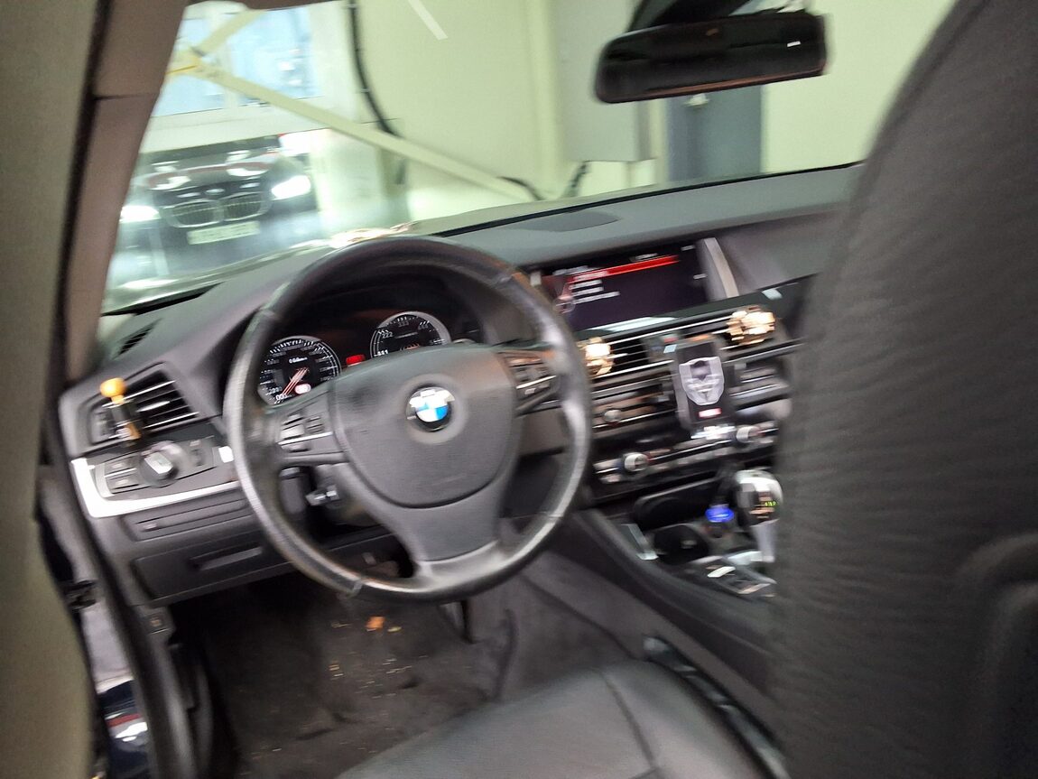 BMW 5 SERIES (6TH GEN) 520d xDRIVE M AERODYNAMIC 2016 - zdjęcie 12