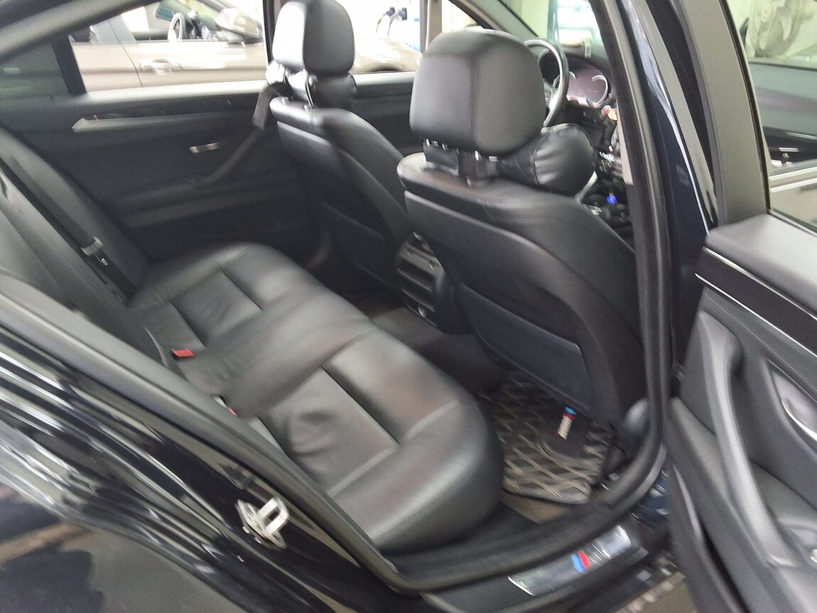 BMW 5 SERIES (6TH GEN) 520d xDRIVE M AERODYNAMIC 2016 - zdjęcie 14
