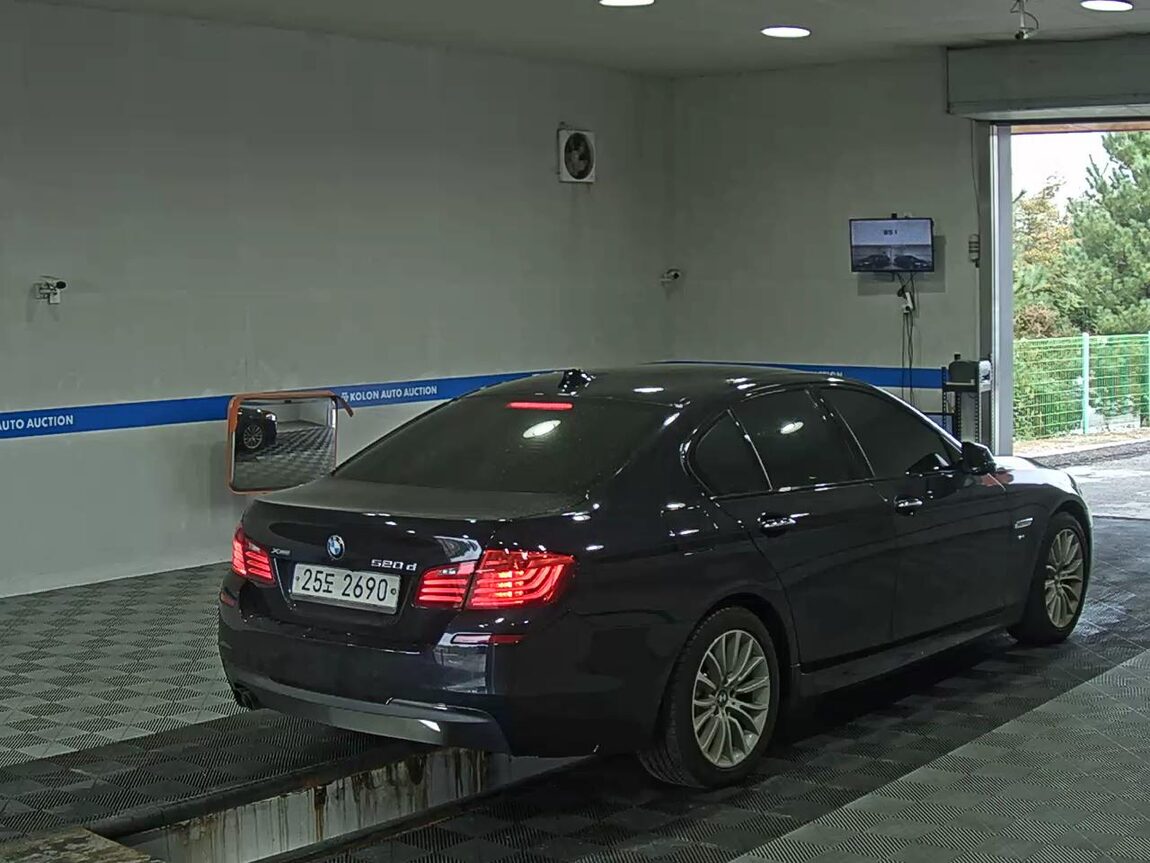 BMW 5 SERIES (6TH GEN) 520d xDRIVE M AERODYNAMIC 2016 - zdjęcie 5