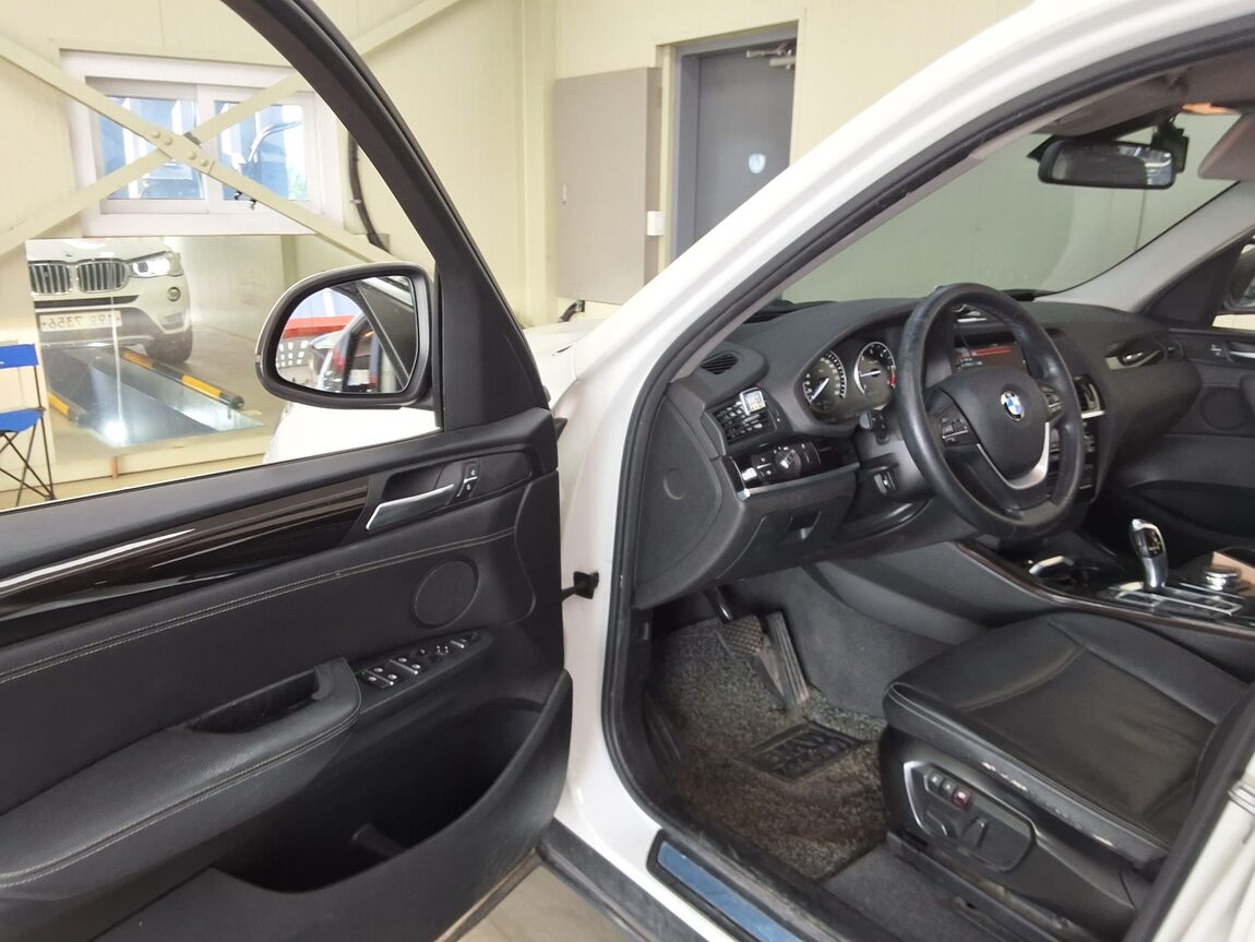 BMW X3 (2ND GEN) 20d xDRIVE X LINE 2016 - zdjęcie 11