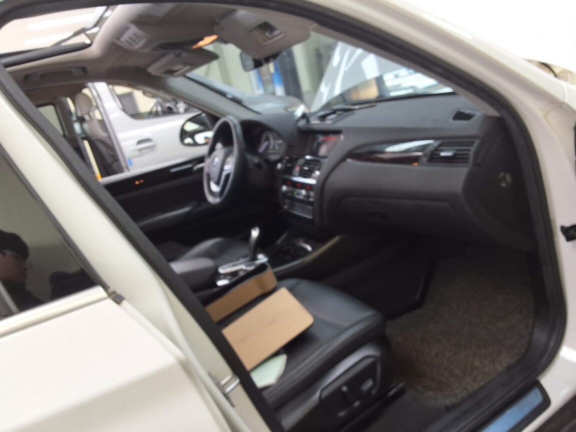 BMW X3 (2ND GEN) 20d xDRIVE X LINE 2016 - zdjęcie 15