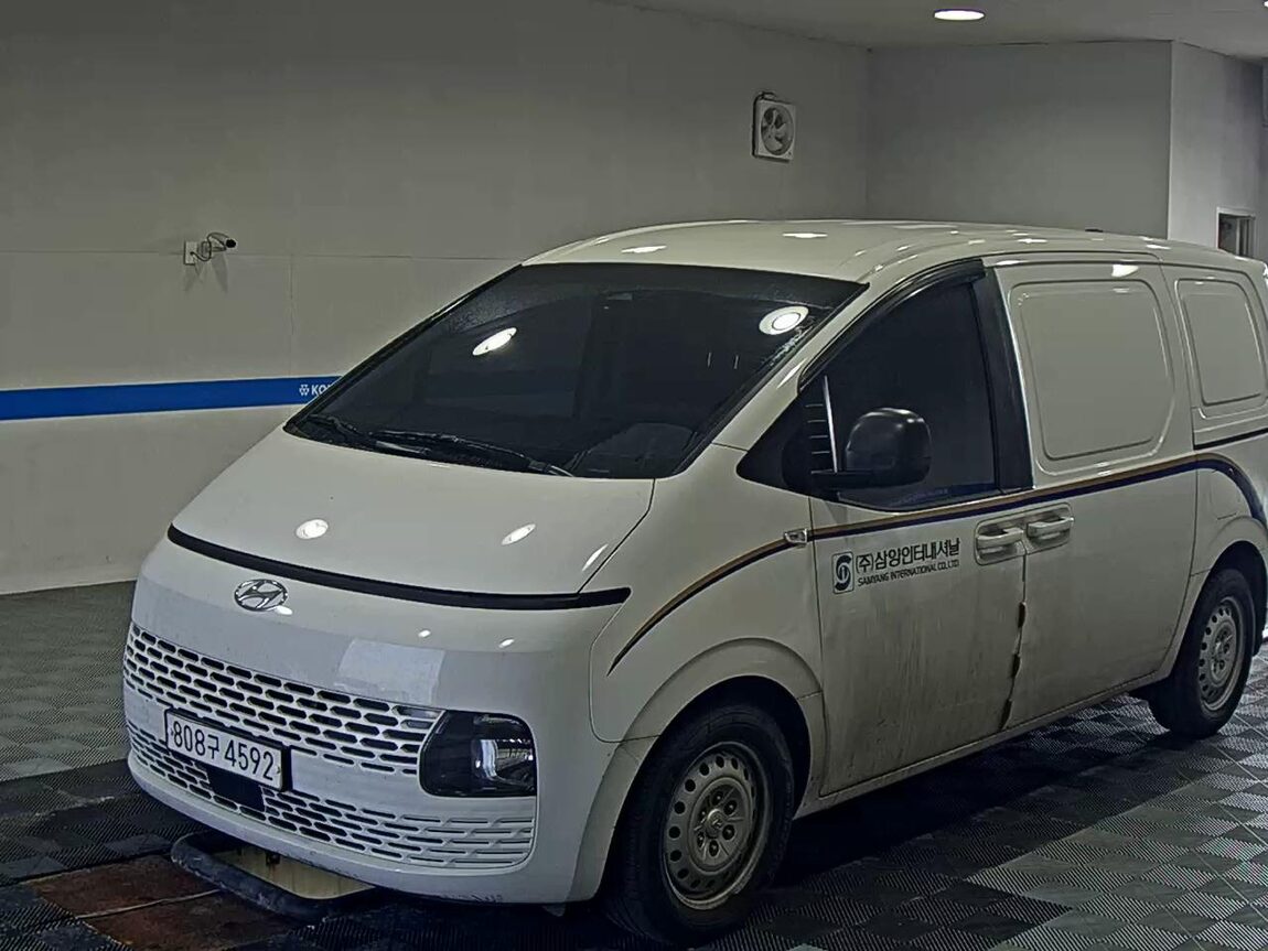 HYUNDAI STARIA 2.2 DIESEL CARGO 3-SEATER SMART 2023 - zdjęcie 2