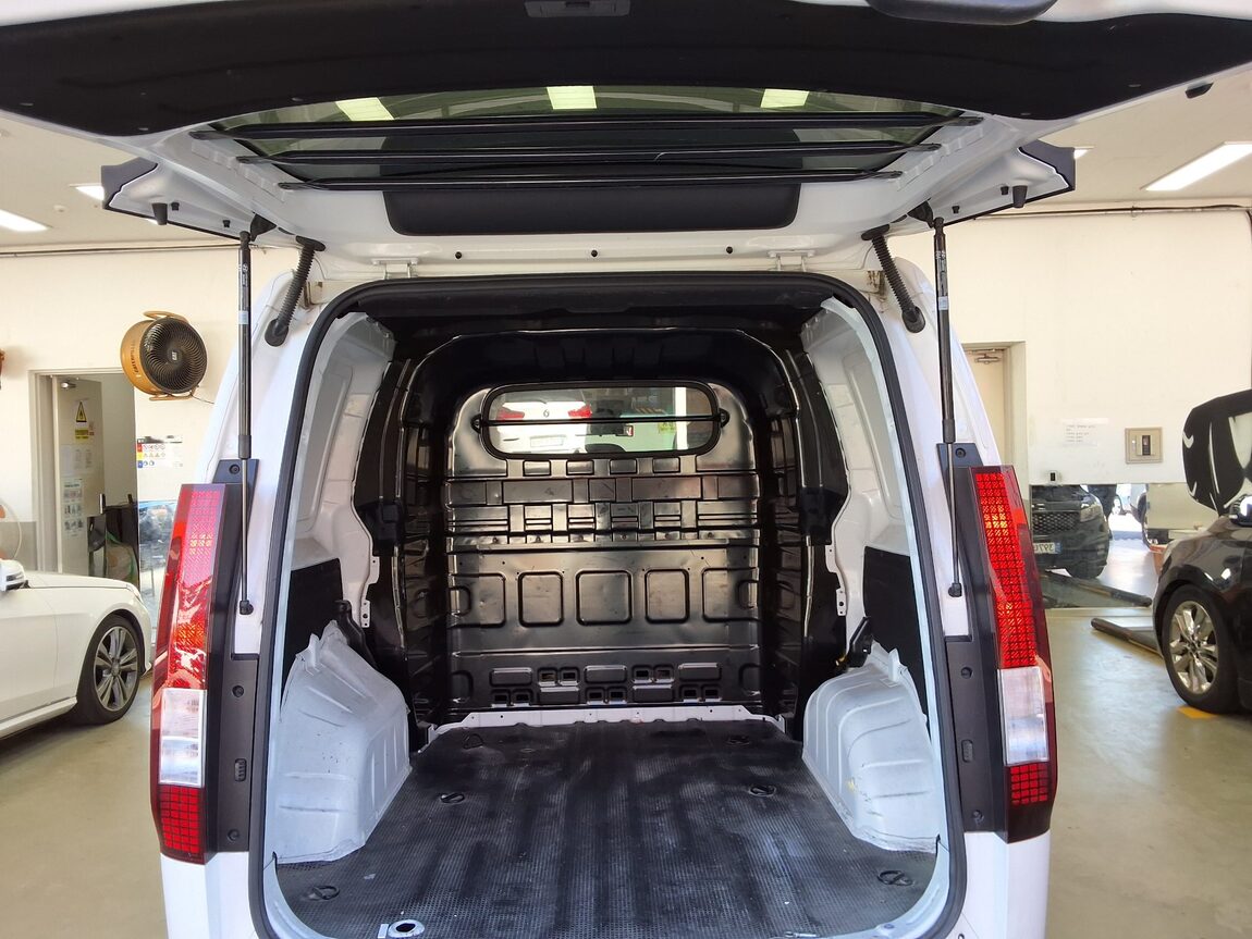 HYUNDAI STARIA 2.2 DIESEL CARGO 5-SEATER SMART 2022 - zdjęcie 15