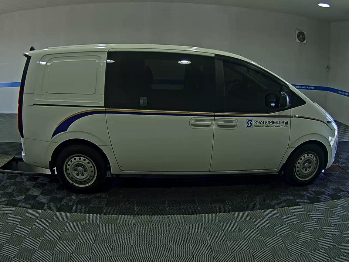 HYUNDAI STARIA 2.2 DIESEL CARGO 5-SEATER SMART 2022 - zdjęcie 4