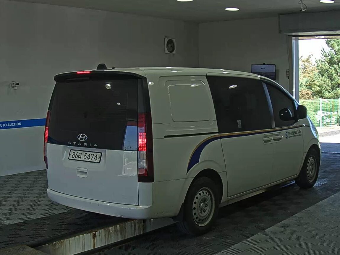 HYUNDAI STARIA 2.2 DIESEL CARGO 5-SEATER SMART 2022 - zdjęcie 5