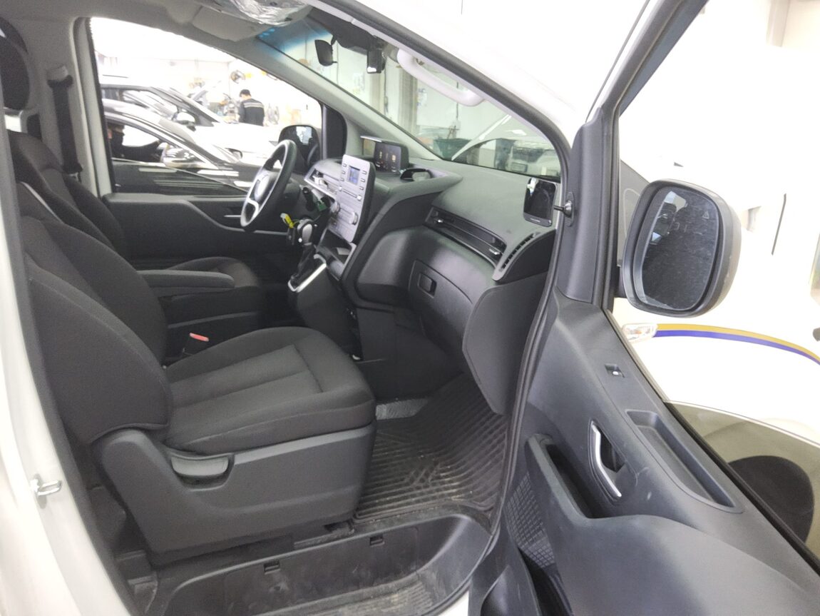 HYUNDAI STARIA 2.2 DIESEL CARGO 5-SEATER SMART 2022 - zdjęcie 14