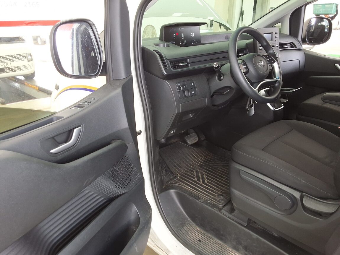 HYUNDAI STARIA 2.2 DIESEL CARGO 5-SEATER SMART 2022 - zdjęcie 10