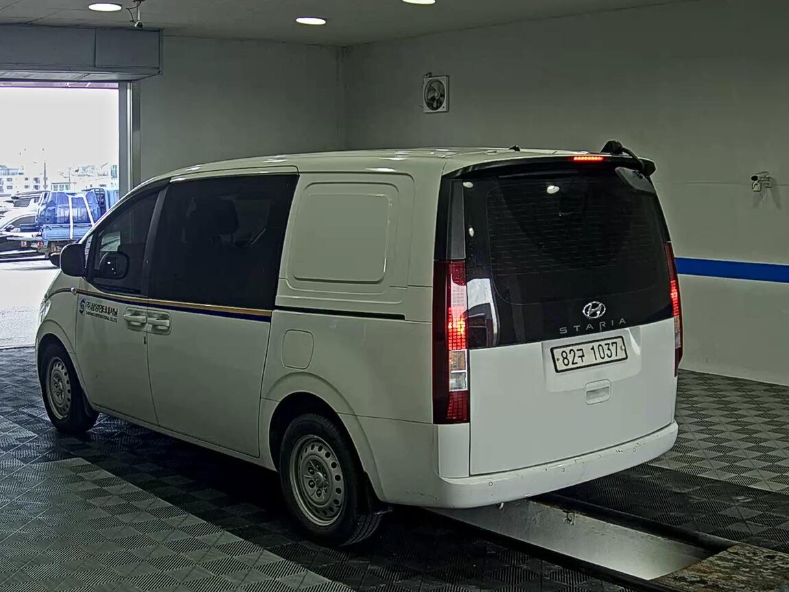HYUNDAI STARIA 2.2 DIESEL CARGO 5-SEATER SMART 2022 - zdjęcie 6