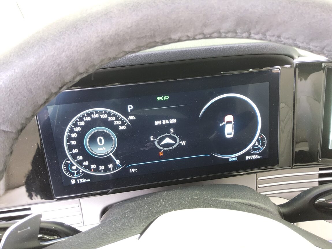 HYUNDAI THE NEW GRANDEUR IG GASOLINE 3.3 LE BLANC 2023 - zdjęcie 9