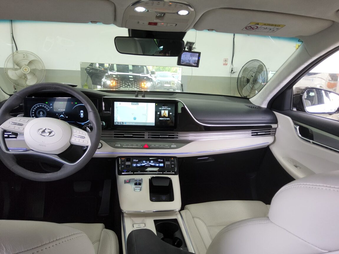 HYUNDAI THE NEW GRANDEUR IG GASOLINE 3.3 LE BLANC 2023 - zdjęcie 11