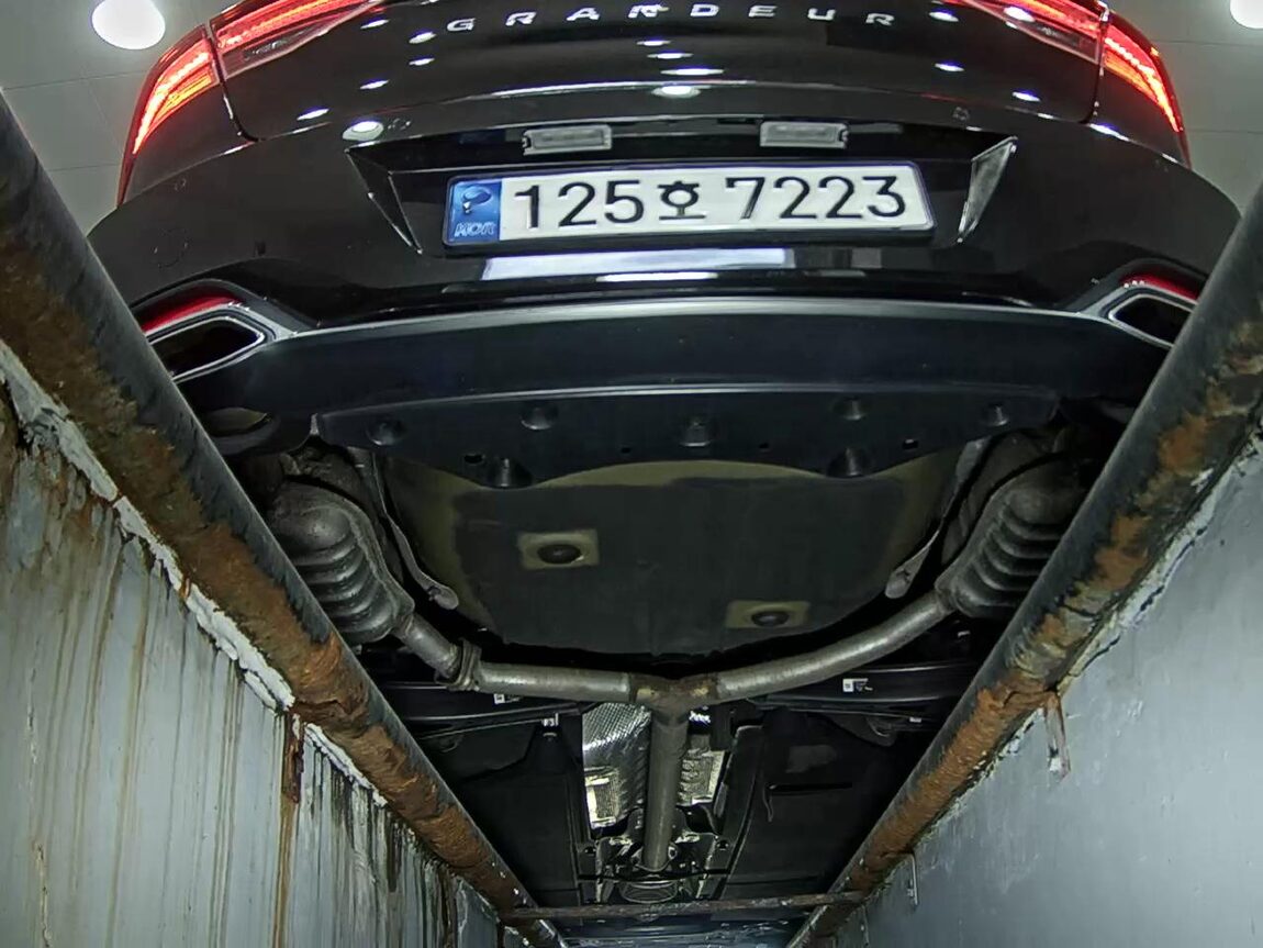 HYUNDAI THE NEW GRANDEUR IG GASOLINE 3.3 LE BLANC 2023 - zdjęcie 8