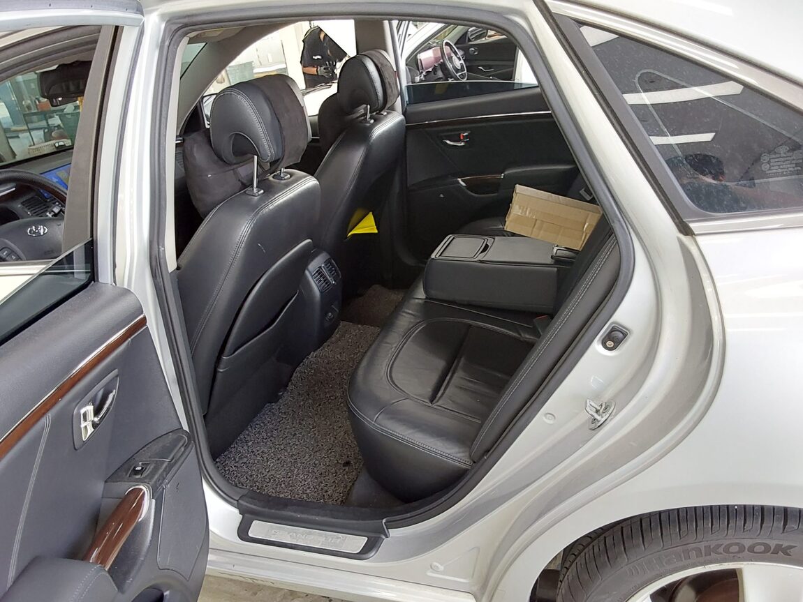 HYUNDAI GRANDEUR NEW LUXURY Q270 LUXURY 2009 - zdjęcie 12
