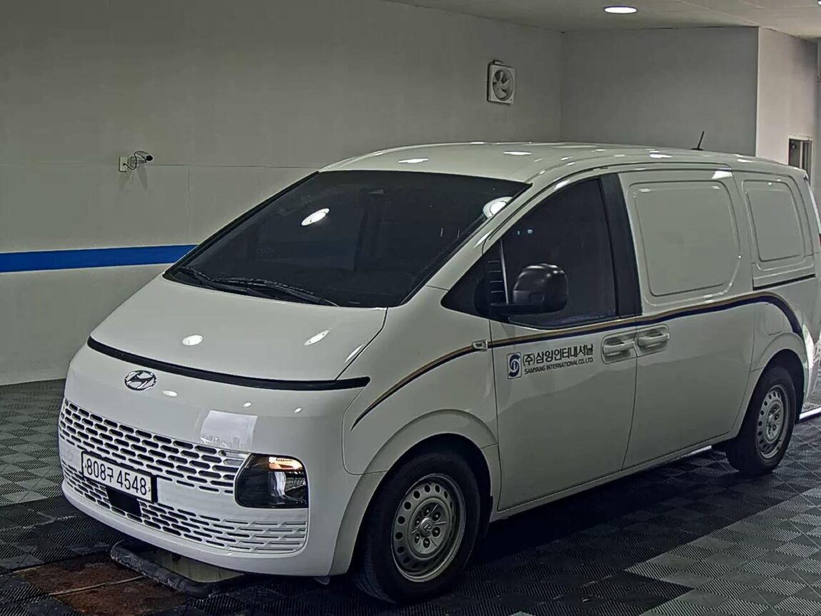 HYUNDAI STARIA 2.2 DIESEL CARGO 3-SEATER SMART 2023 - zdjęcie 2