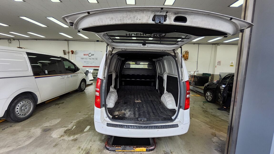 HYUNDAI THE NEW GRAND STAREX 3-SEATER DIESEL VAN SMART 2019 - zdjęcie 15