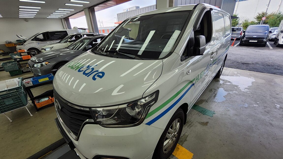 HYUNDAI THE NEW GRAND STAREX 3-SEATER DIESEL VAN SMART 2019 - zdjęcie 26