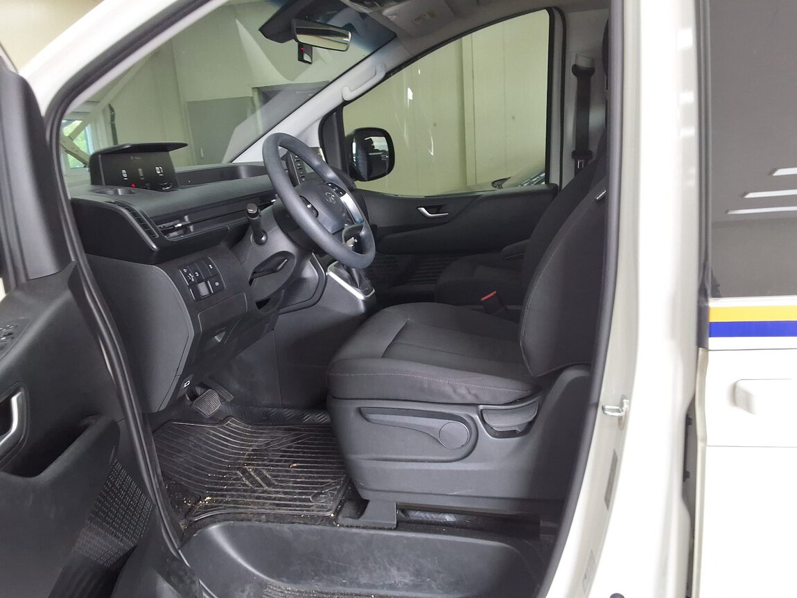 HYUNDAI STARIA 2.2 DIESEL CARGO 5-SEATER SMART 2022 - zdjęcie 11