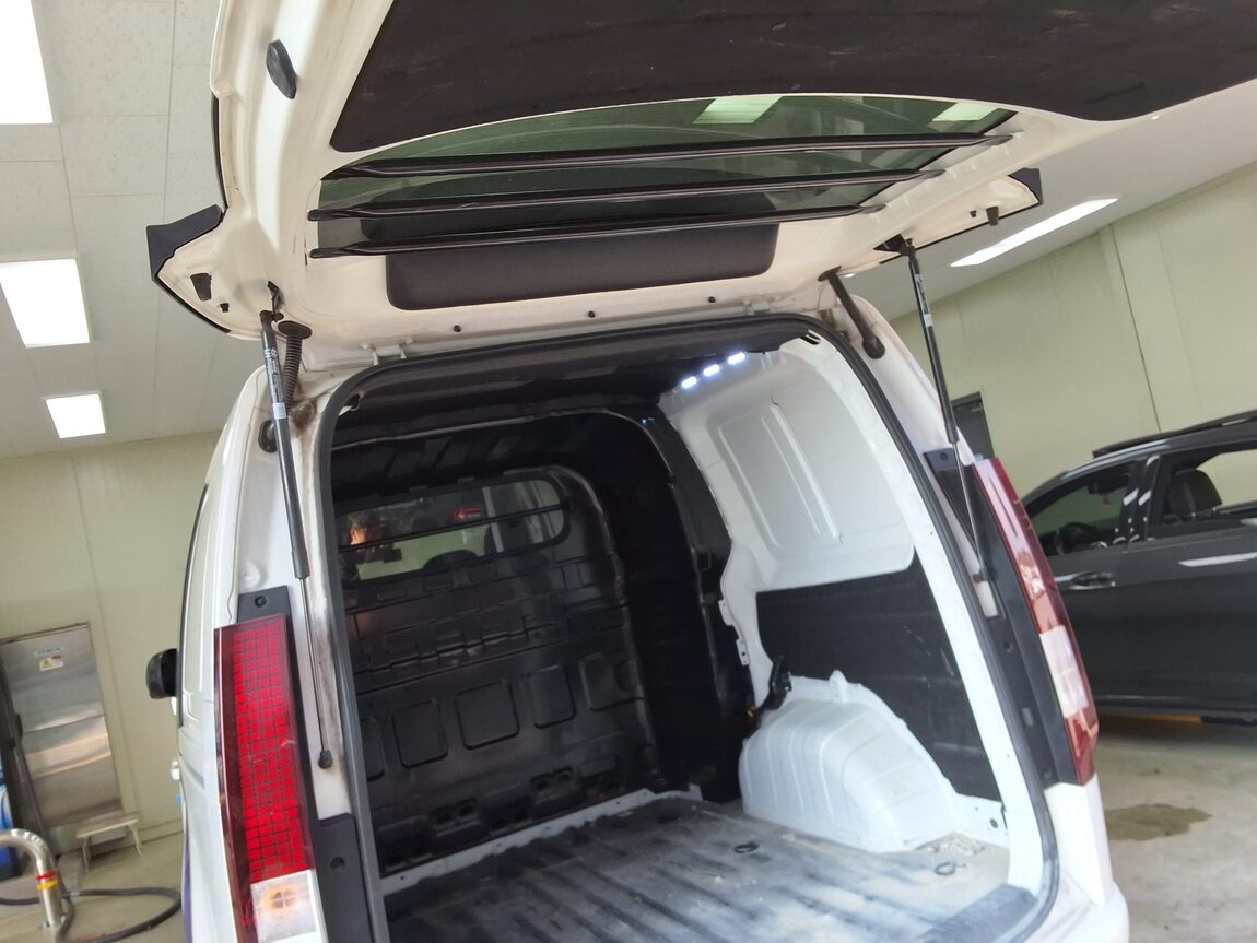 HYUNDAI STARIA 2.2 DIESEL CARGO 5-SEATER SMART 2022 - zdjęcie 16