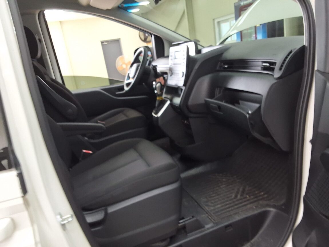 HYUNDAI STARIA 2.2 DIESEL CARGO 5-SEATER SMART 2022 - zdjęcie 15