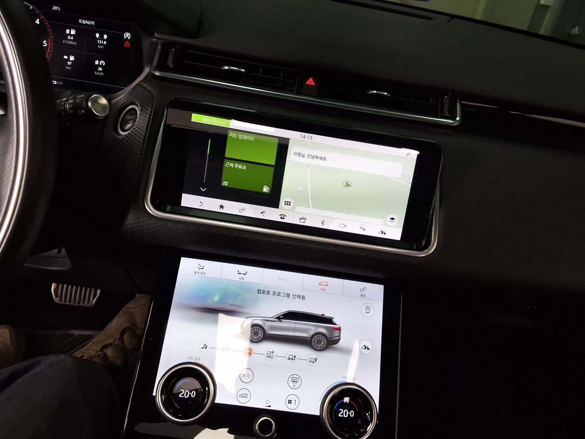 LAND ROVER RANGE ROVER VELAR 2.0 D240 SE R DYNAMIC 2018 - zdjęcie 24