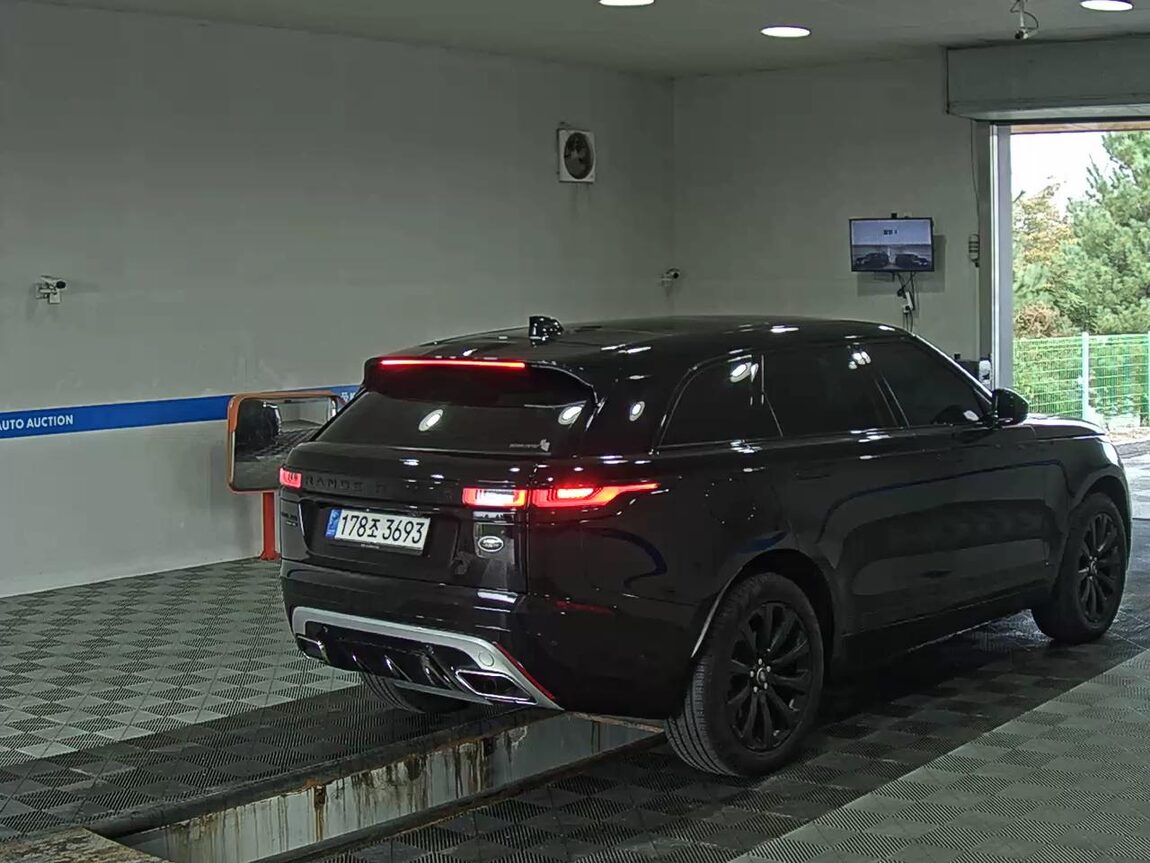 LAND ROVER RANGE ROVER VELAR 2.0 D240 SE R DYNAMIC 2018 - zdjęcie 5