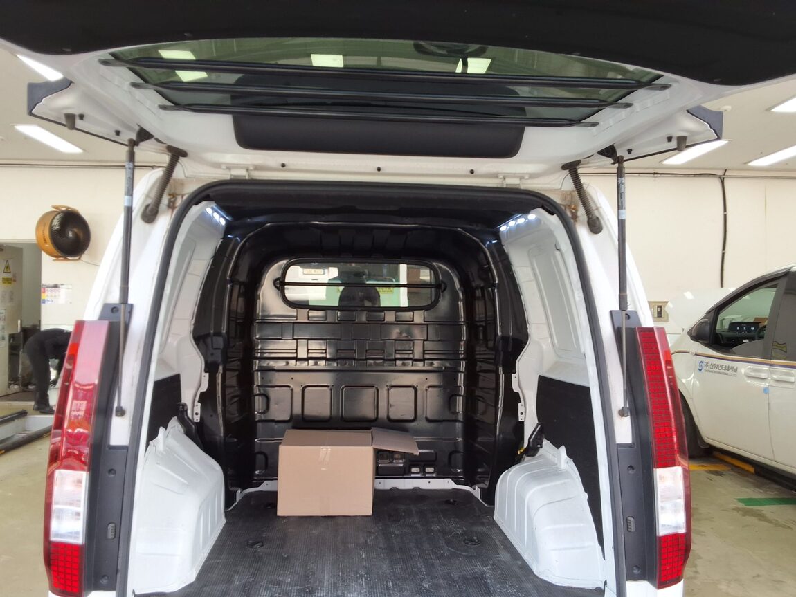 HYUNDAI STARIA 2.2 DIESEL CARGO 5-SEATER SMART 2022 - zdjęcie 15