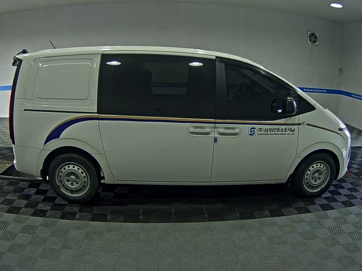 HYUNDAI STARIA 2.2 DIESEL CARGO 5-SEATER SMART 2022 - zdjęcie 4