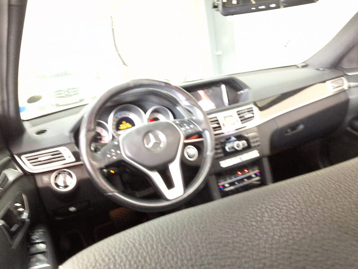 MERCEDES-BENZ E-CLASS (4TH GEN) E220 CDI AVANTGARDE 2014 - zdjęcie 12