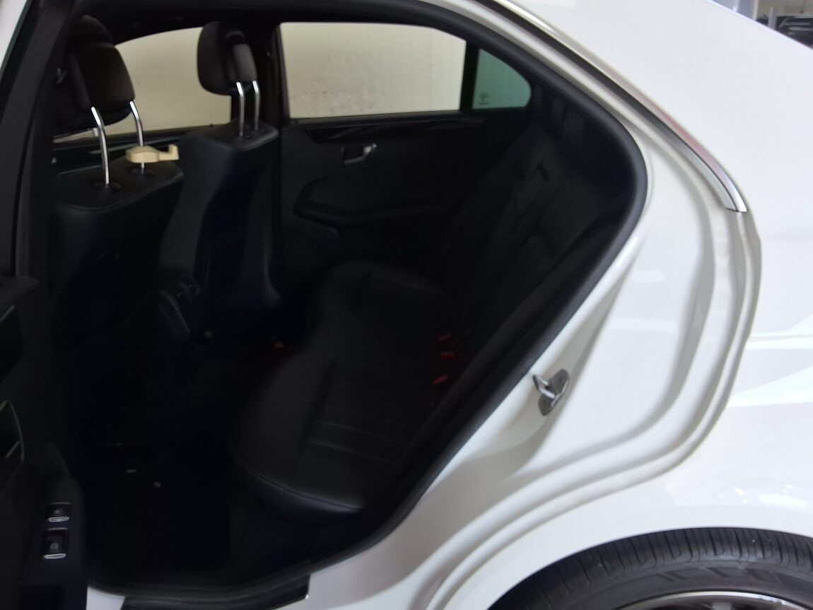 MERCEDES-BENZ E-CLASS (4TH GEN) E220 CDI AVANTGARDE 2014 - zdjęcie 13
