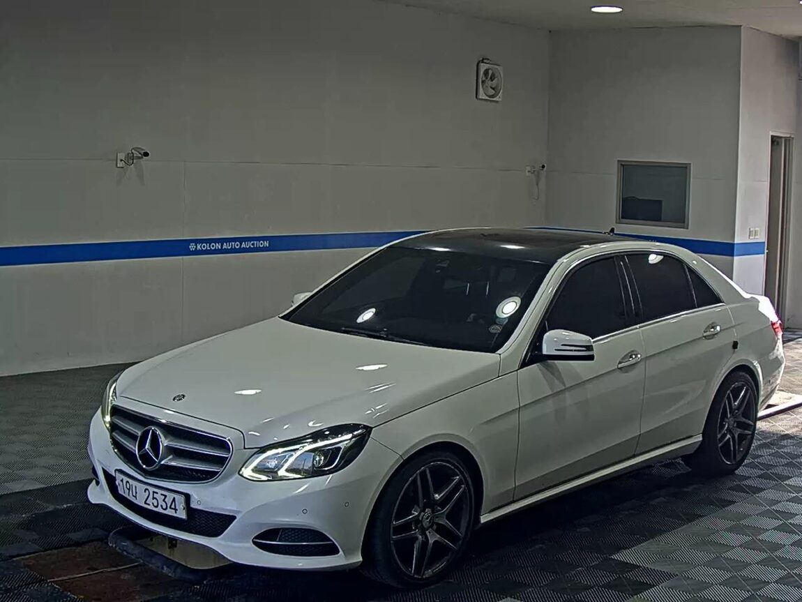 MERCEDES-BENZ E-CLASS (4TH GEN) E220 CDI AVANTGARDE 2014 - zdjęcie 2