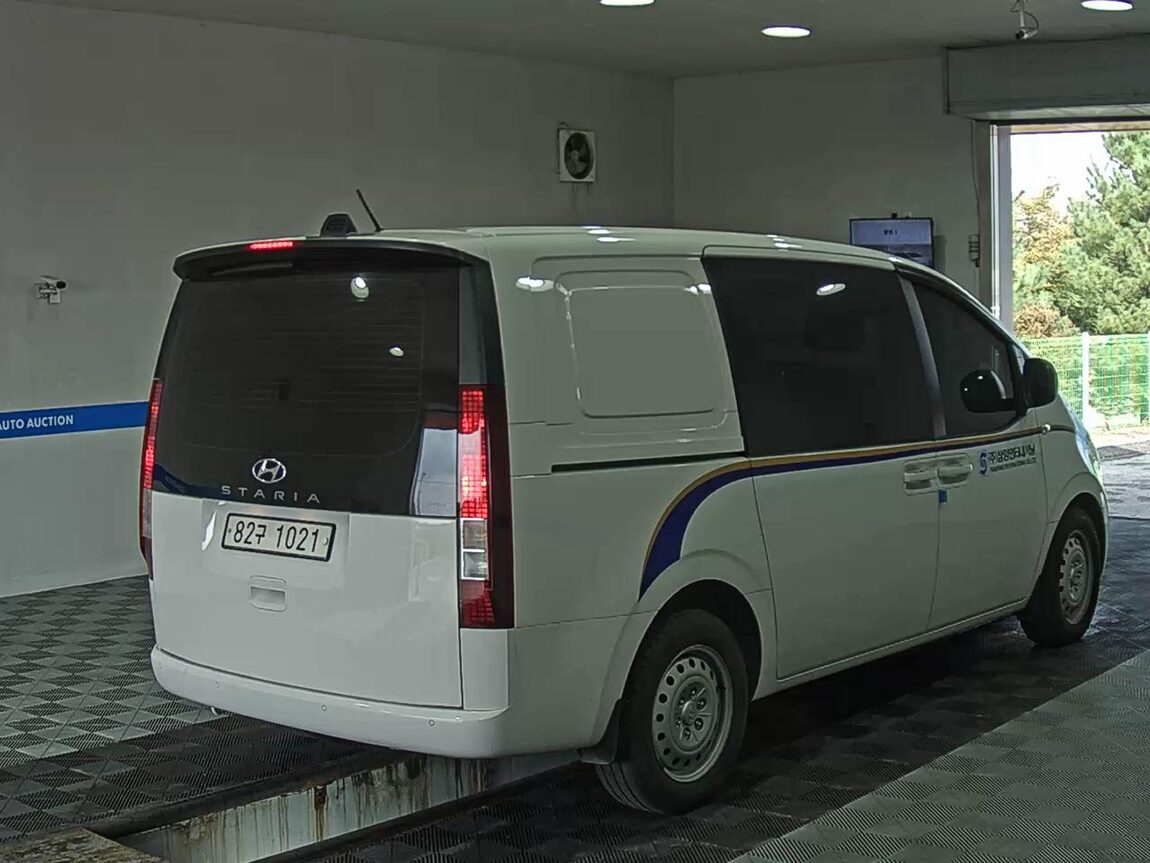 HYUNDAI STARIA 2.2 DIESEL CARGO 5-SEATER SMART 2022 - zdjęcie 5