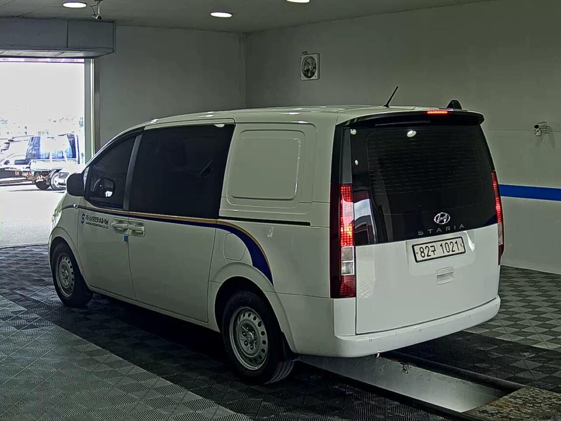 HYUNDAI STARIA 2.2 DIESEL CARGO 5-SEATER SMART 2022 - zdjęcie 6