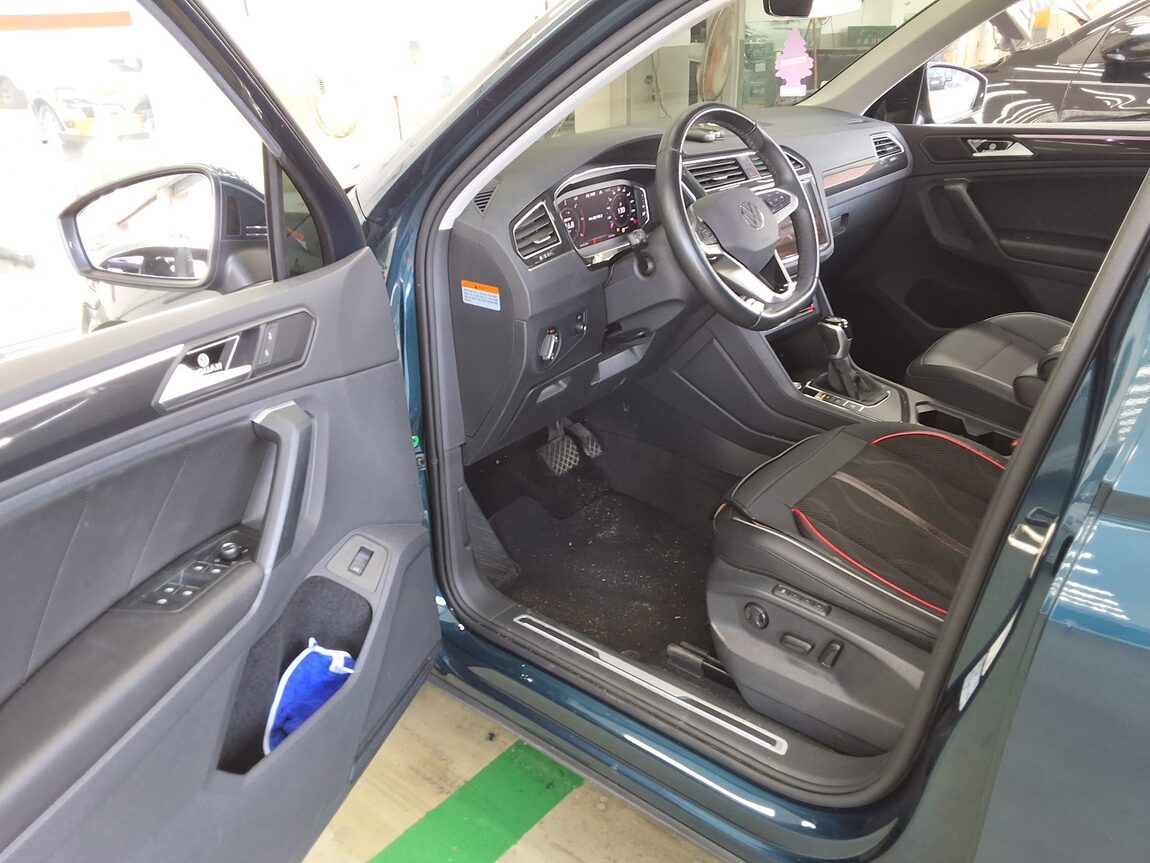 VOLKSWAGEN TIGUAN (2ND GEN) 2.0 TDI PRESTIGE 2022 - zdjęcie 10