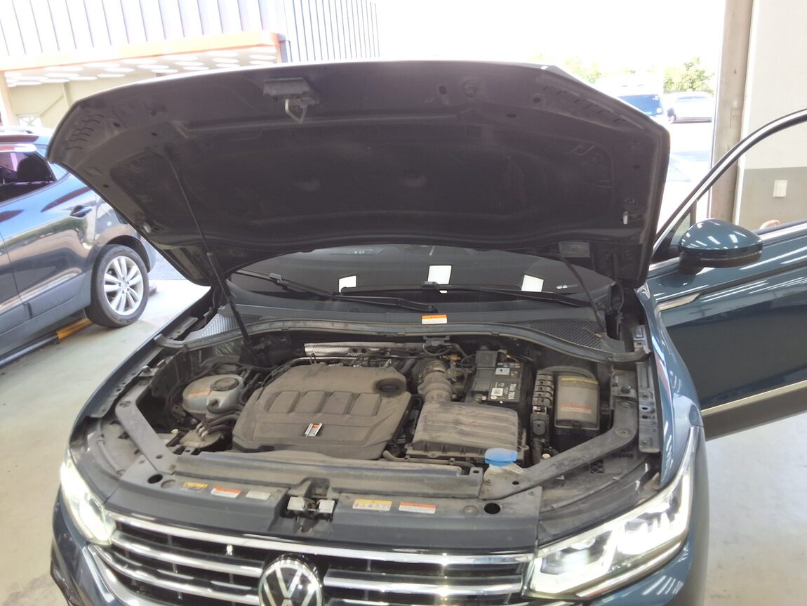 VOLKSWAGEN TIGUAN (2ND GEN) 2.0 TDI PRESTIGE 2022 - zdjęcie 21