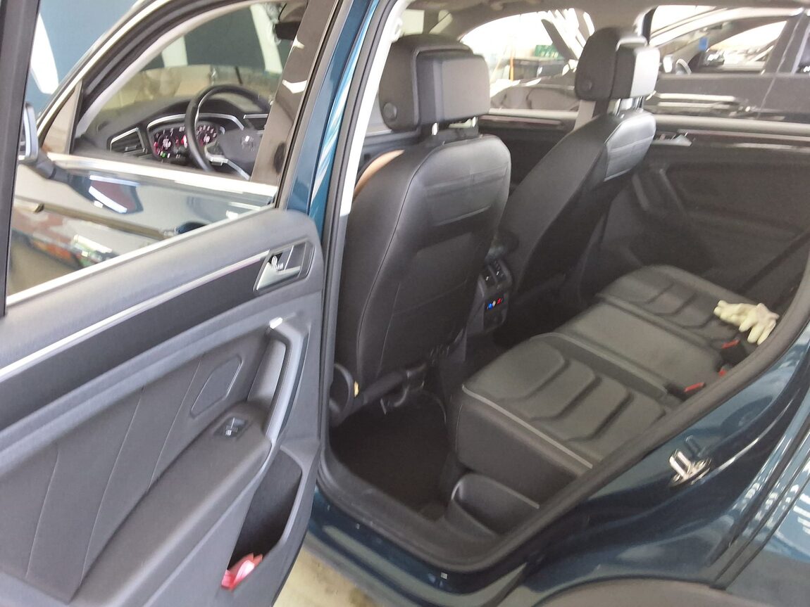 VOLKSWAGEN TIGUAN (2ND GEN) 2.0 TDI PRESTIGE 2022 - zdjęcie 12