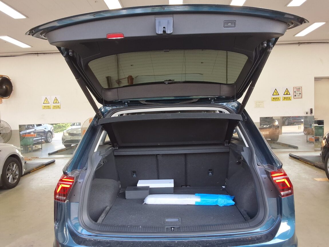 VOLKSWAGEN TIGUAN (2ND GEN) 2.0 TDI PRESTIGE 2022 - zdjęcie 15